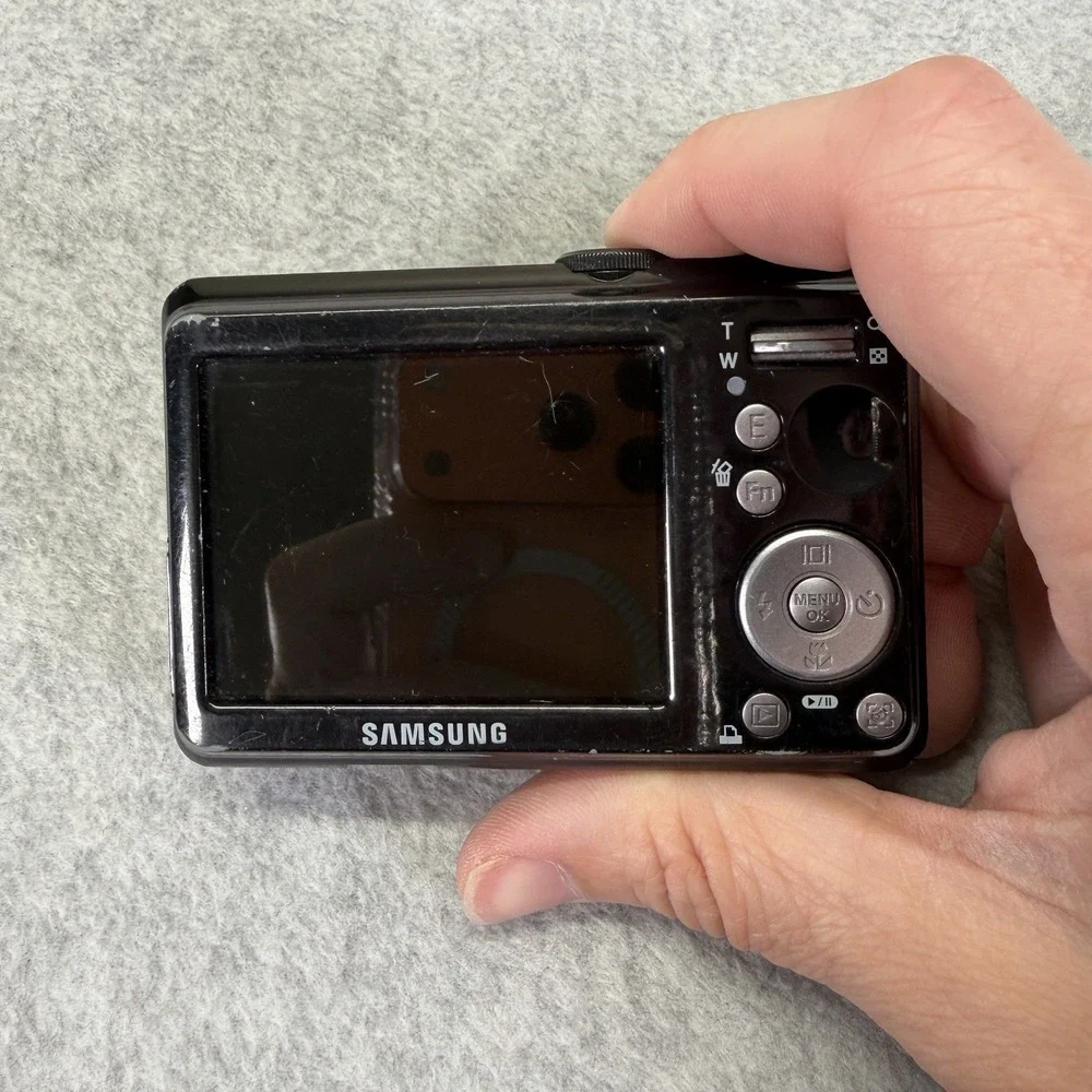Samsung S1070 10.2MP Digital Camera For Parts Untested No Battery